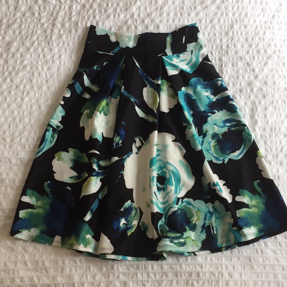 Papermoon Green and White Floral Skirt